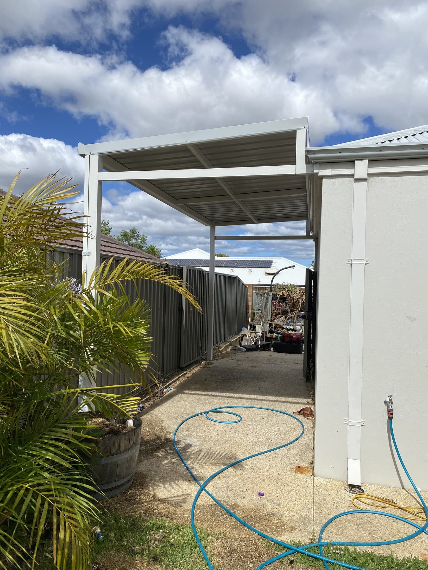 Skillion patio extending along side of a Perth suburban house